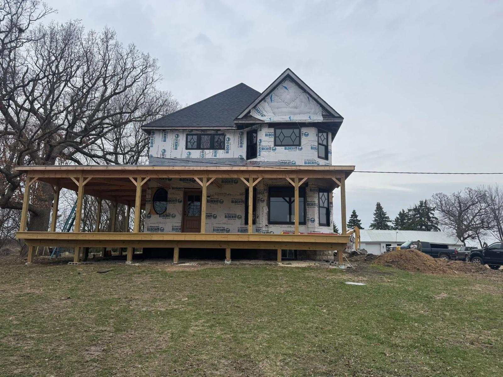 Farmhouse Wrap & Roofing